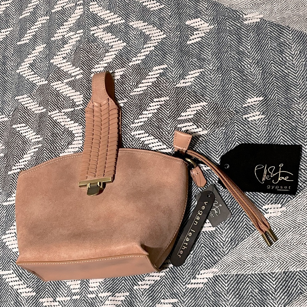 ✨NWT✨ VEGAN LEATHER hand bag crossbody